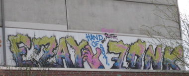 Graffiti Bombing - Photo by ultramarinblau - ezay, zonk, jbcb