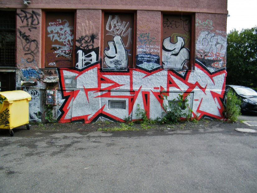 Graffiti Bombing in Chemnitz - Photo by undecided (2013)