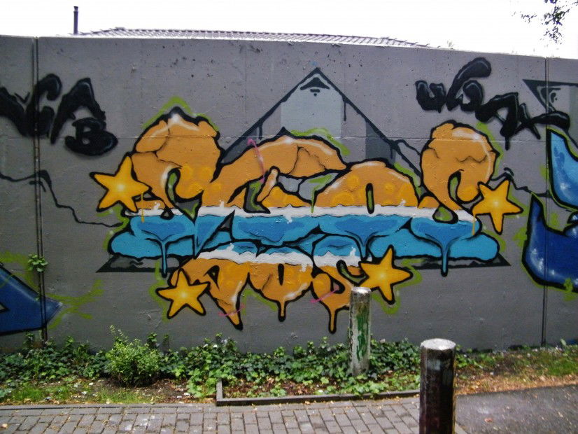 Graffiti Wall in Chemnitz - Photo by undecided - UWAX (2013)