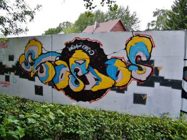Graffiti Wall in Chemnitz - Photo by undecided - UWAX (2013)