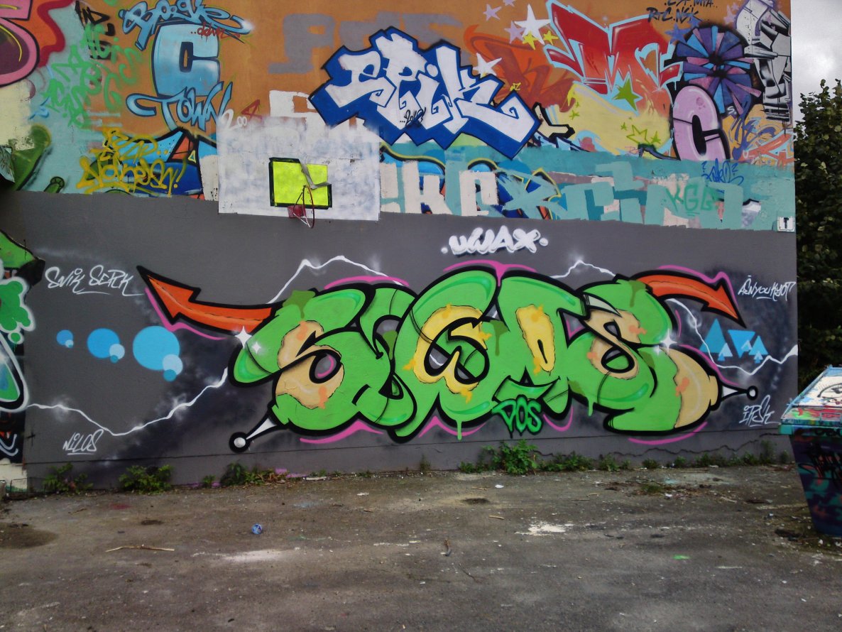 Graffiti Wall in Chemnitz - Photo by undecided - UWAX (2013)