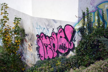 Graffiti Wall in Leipzig - Photo by undecided