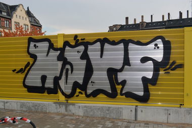 Graffiti Bombing in Leipzig - Photo by undecided (2013)