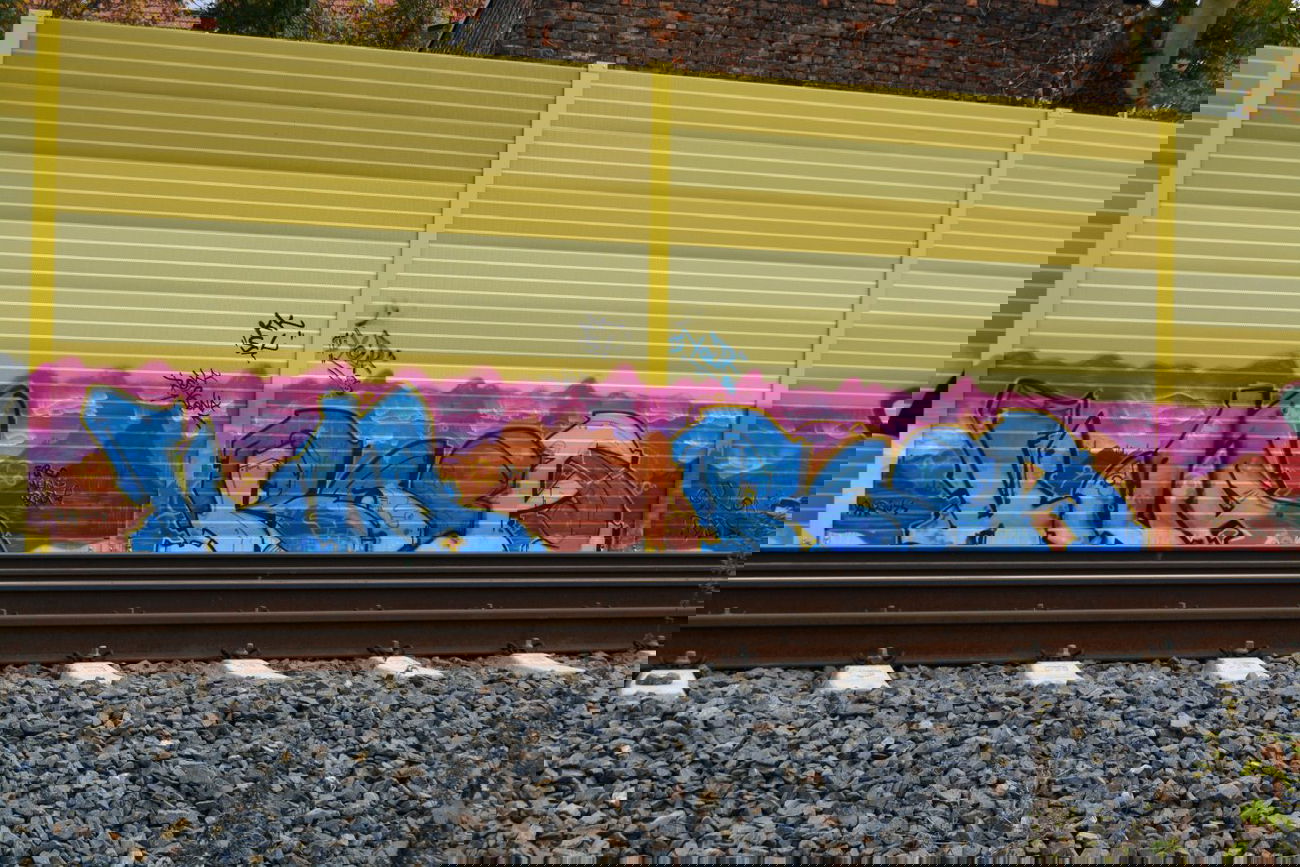 Graffiti Bombing in Leipzig - Photo by undecided (2013)