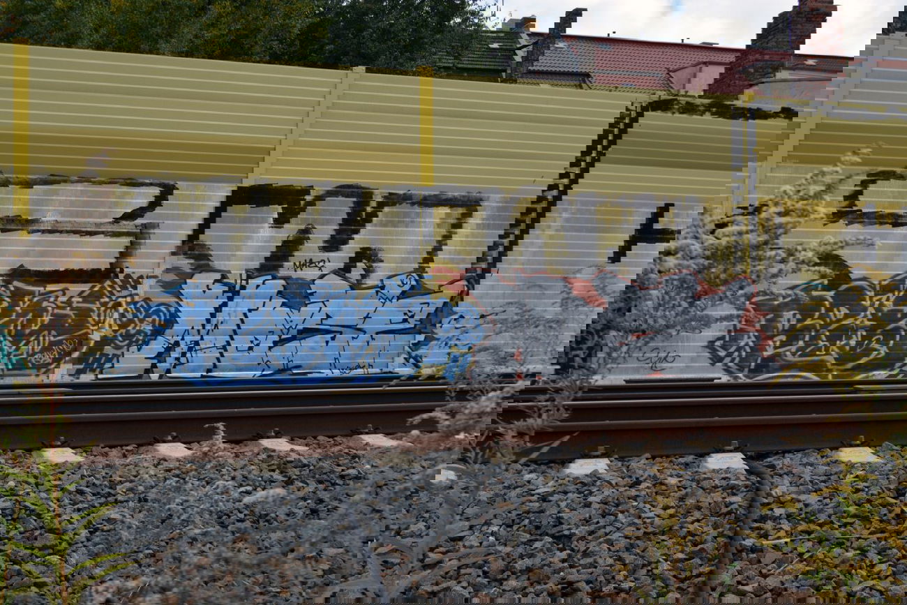 Graffiti Bombing in Leipzig - Photo by undecided (2013)