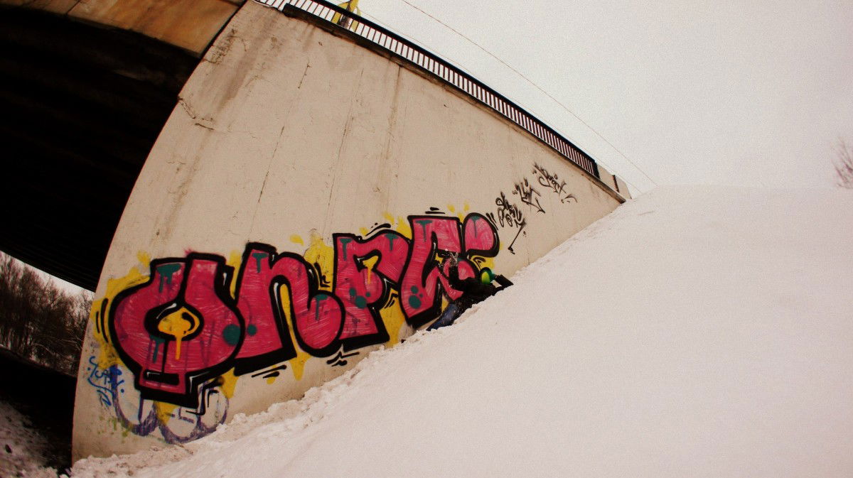 Graffiti Bombing in Moscow - Photo by unf_crue - poent, unfc, moscow