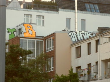 Graffiti Bombing in Bremen - Photo by unfug - unfuk, teb