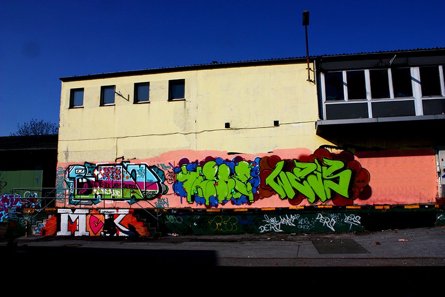 Graffiti Wall - Photo by unitedartist - b, mann, herz
