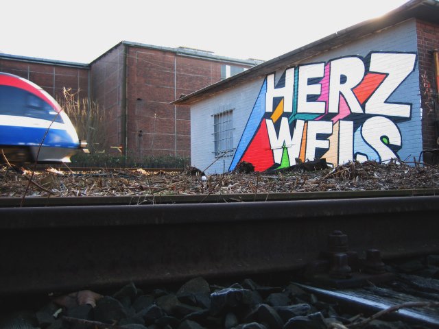 Graffiti Wall - Photo by unitedartist - herz, weis