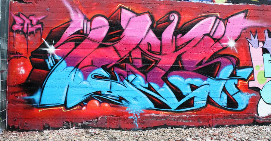 Graffiti Wall - Photo by unitedartist - weis