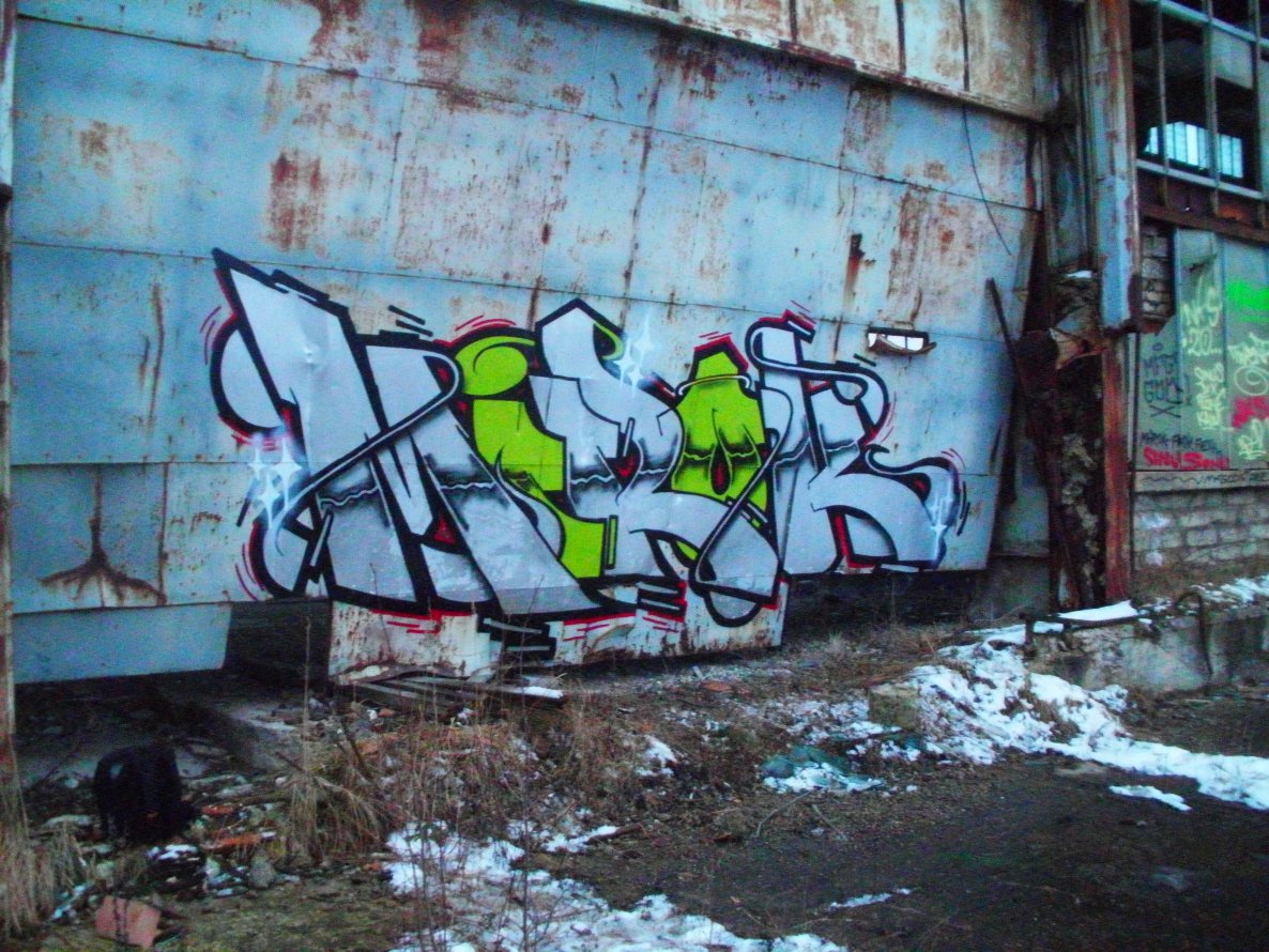 Graffiti Wall - Photo by unknown - mirok, mfg, god (2012)