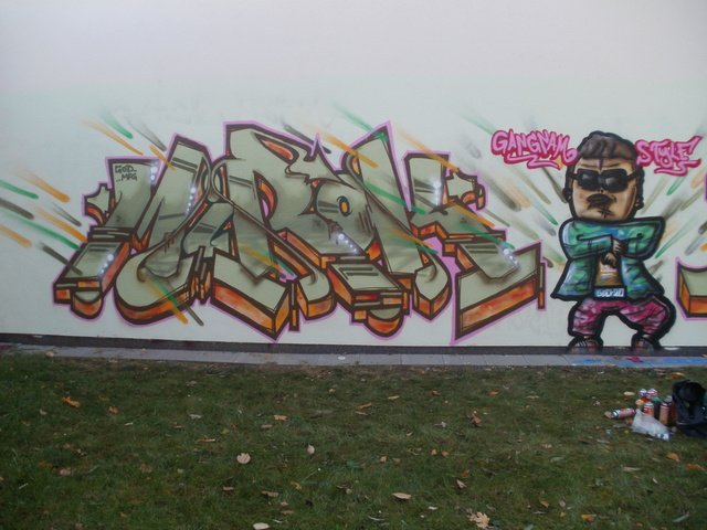 Graffiti Wall - Photo by unknown - mirok (2012)