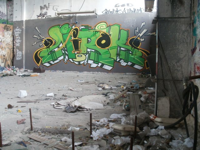 Graffiti Wall - Photo by unknown - mirok (2012)
