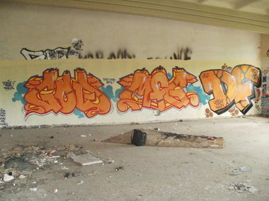 Graffiti Wall - Photo by unknown - mfg, god, df (2012)