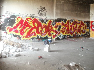 Graffiti Wall - Photo by unknown - mirok, atur (2011)