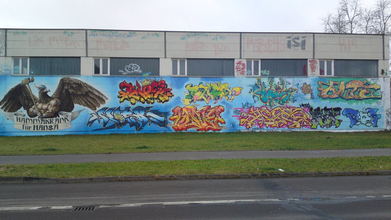 Graffiti Wall - Photo by unknown - hansa, frock, freak (2012)