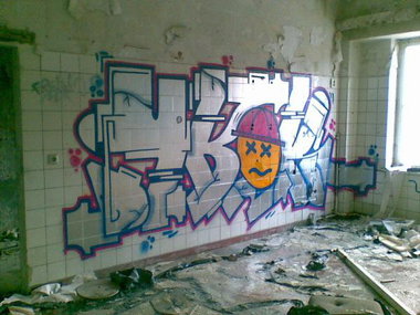 Graffiti Wall - Photo by unknown - frok, mirok (2009)