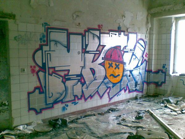 Graffiti Wall - Photo by unknown - frok, mirok (2009)