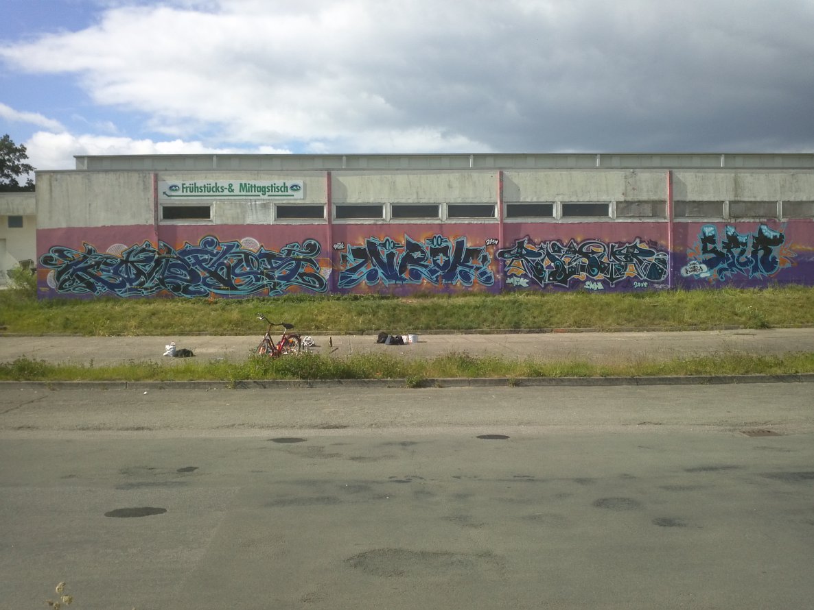 Graffiti Wall - Photo by unknown - himmelfahrtskommando (2014)