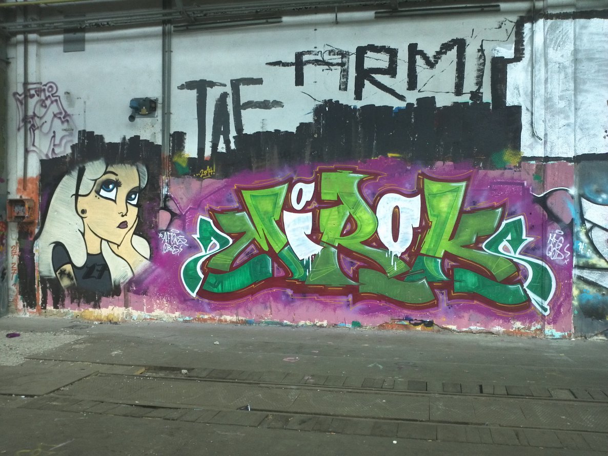 Graffiti Wall - Photo by unknown - mirok, mfg, god (2014)