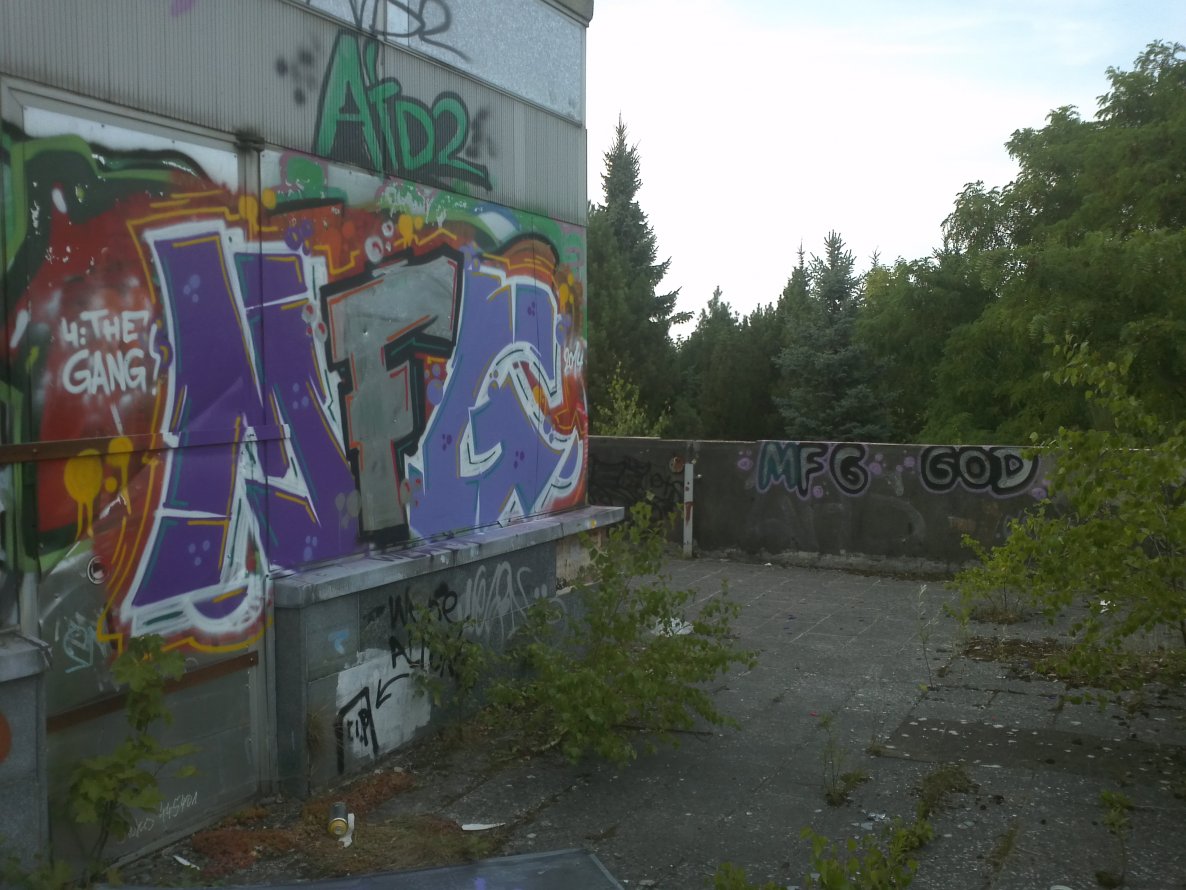 Graffiti Wall - Photo by unknown - mfg, god (2014)