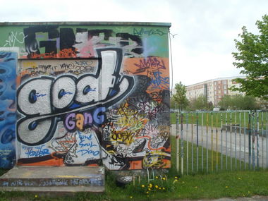 Graffiti Wall - Photo by unknown - god, mfg (2013)