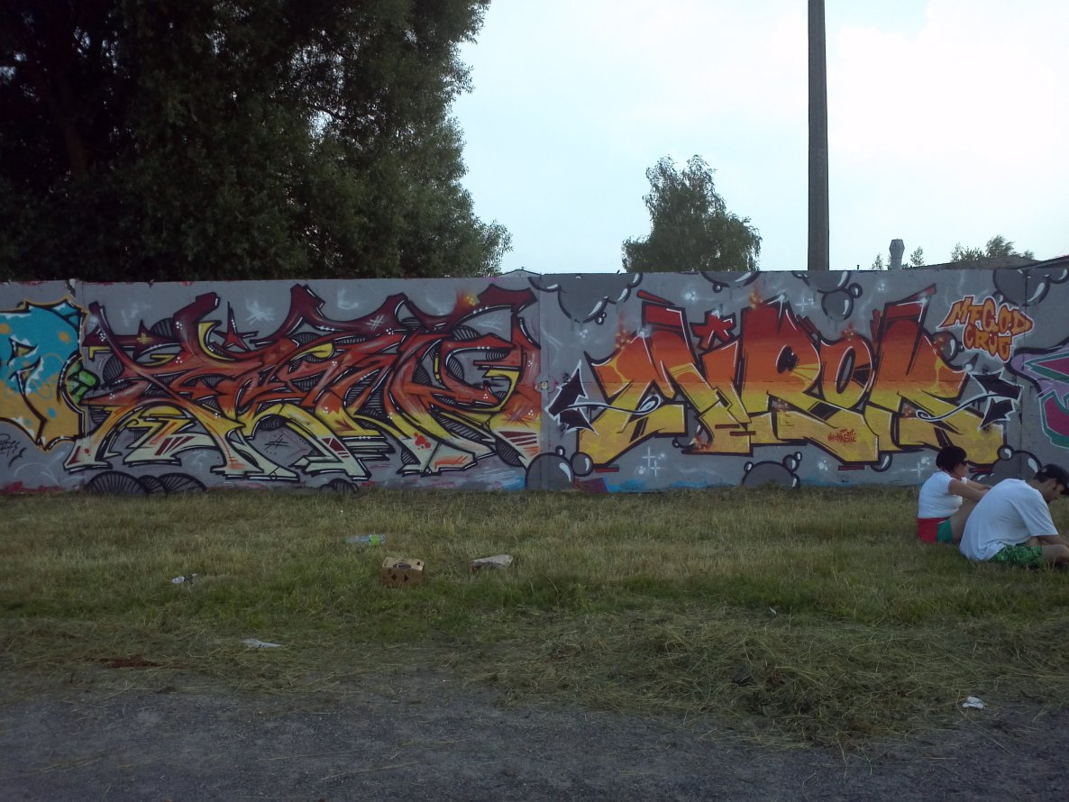Graffiti Wall - Photo by unknown - mirok, spenk (2014)