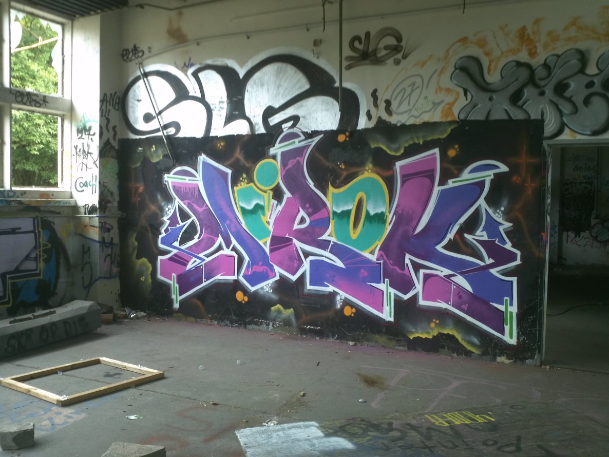 Graffiti Wall - Photo by unknown - mirok, mfg, god (2014)