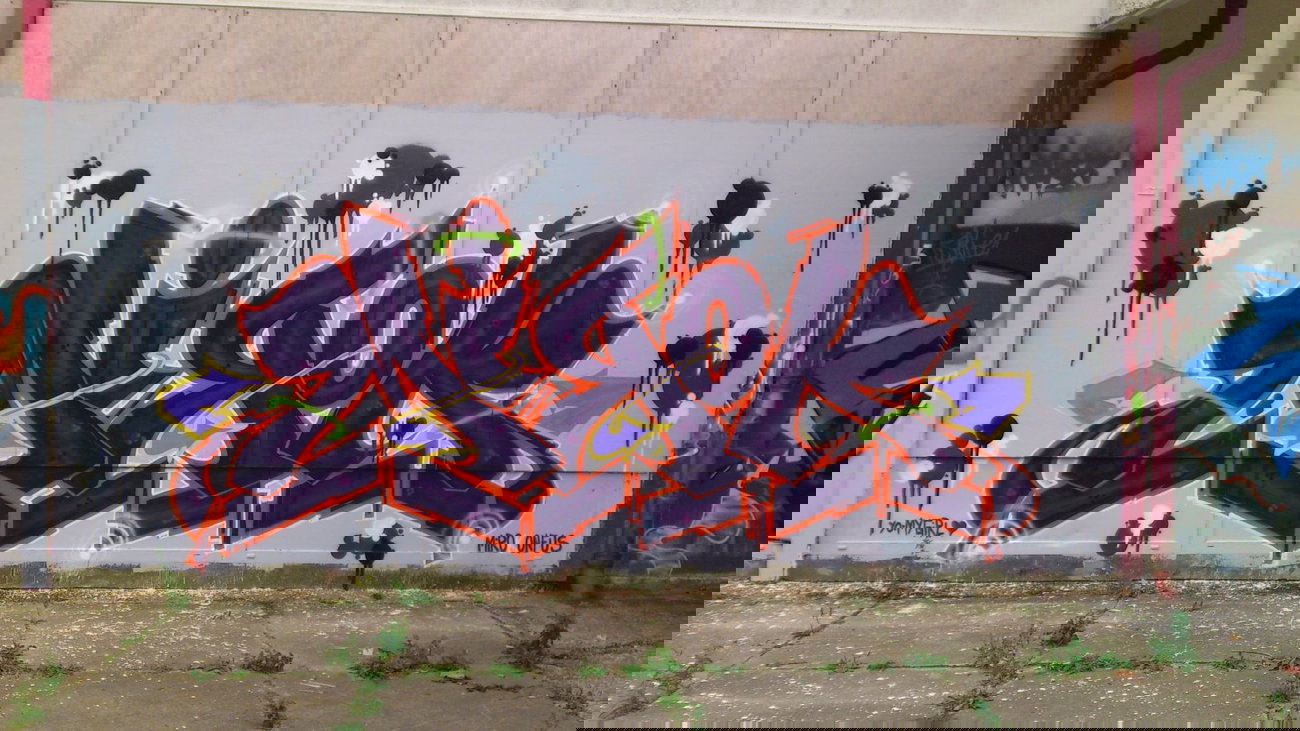 Graffiti Wall - Photo by unknown - mirok, mfg, god (2014)