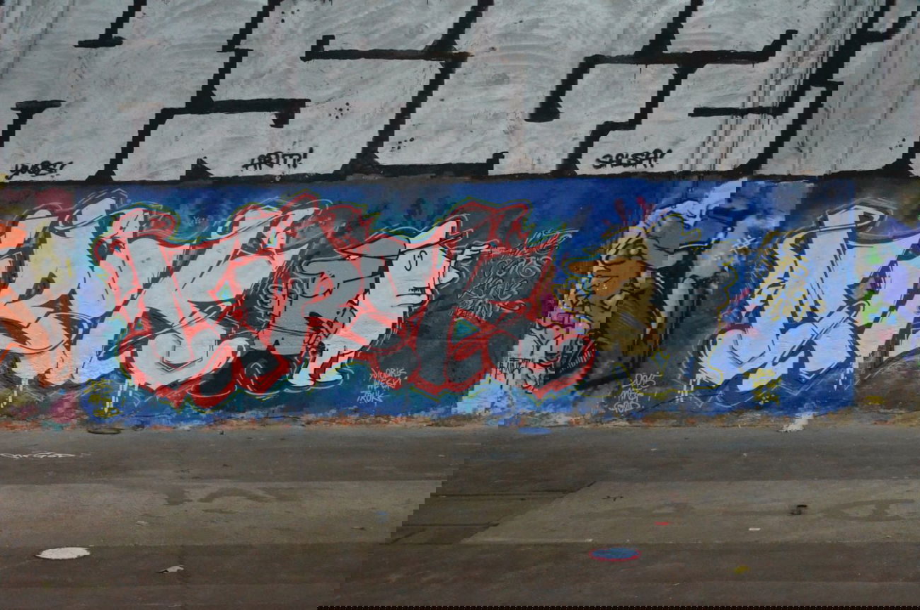 Graffiti Wall - Photo by unknown - mirok, mfg, god (2015)