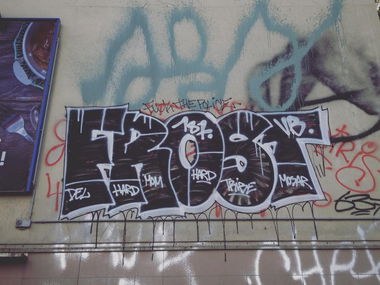 Graffiti Wall - Photo by urbanberlin