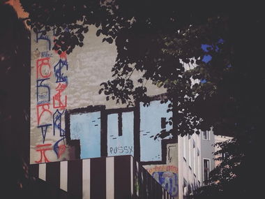 Graffiti Wall - Photo by urbanberlin