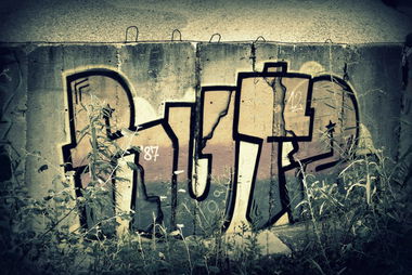 Graffiti Wall in Warsaw - Photo by usernameoner - ruts (2012)