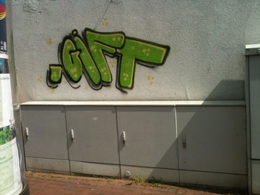 Graffiti Bombing - Photo by vandalismuss