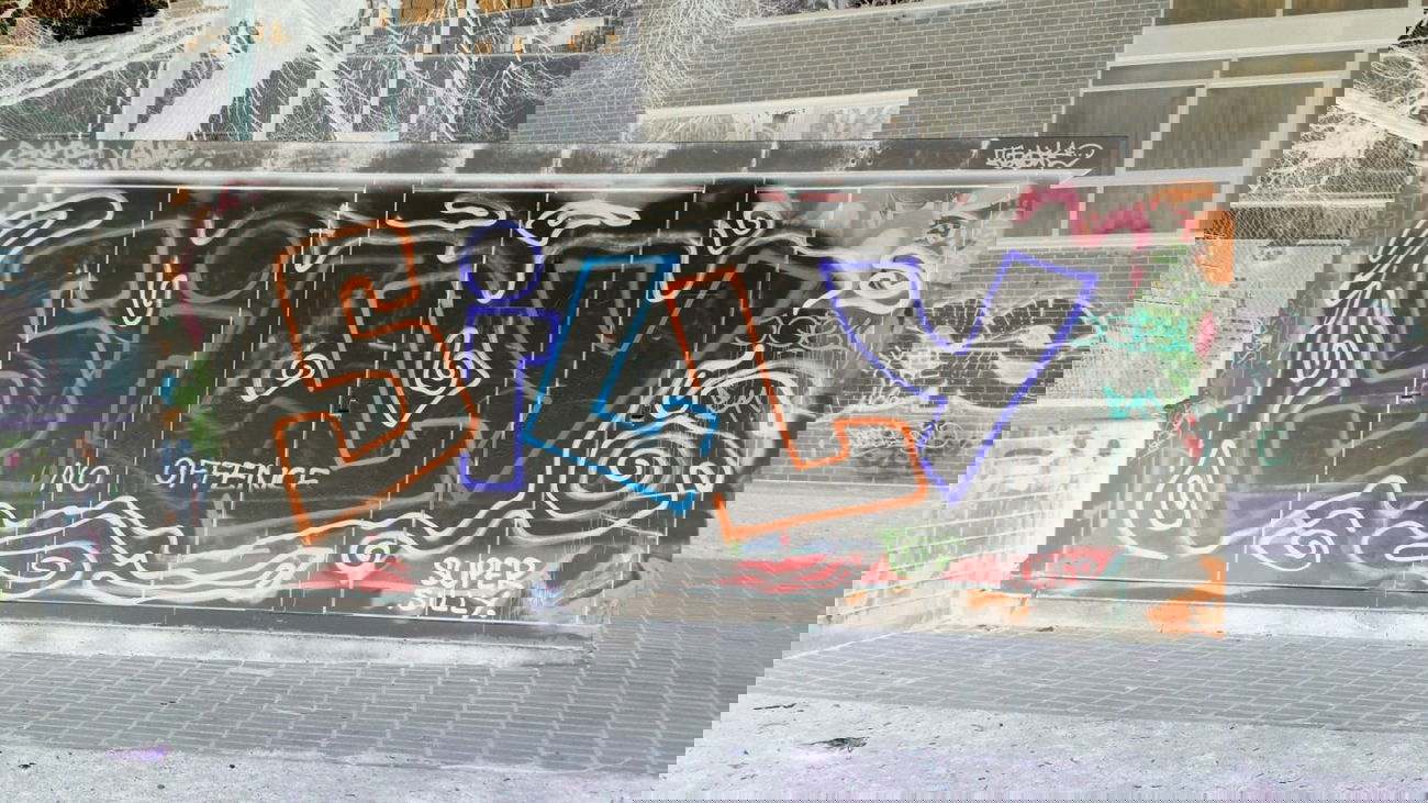 Graffiti Bombing in Vilnius - Photo by verikoolnyga - bang, bangbang, sck.si (2015)