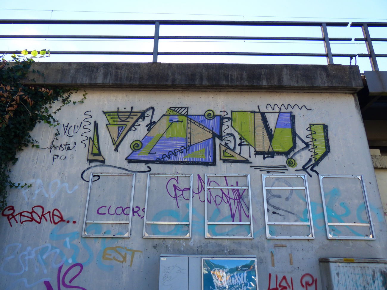Graffiti Bombing in Bremen - Photo by viciousLove - vcu (2016)