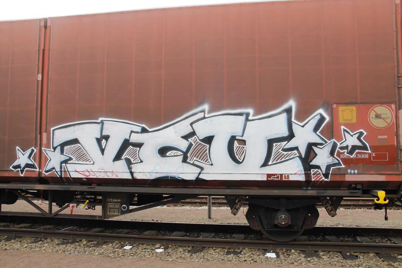 Graffiti Train in Bremen - Photo by viciousLove - vcu (2016)