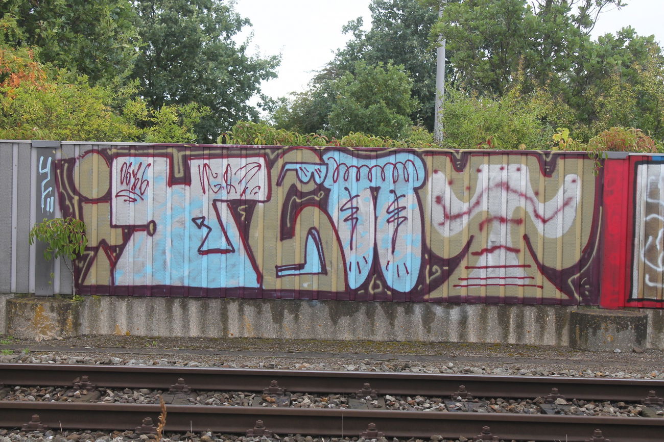 Graffiti Bombing in Bremen - Photo by viciousLove - vcu, nyznyx, eaz (2016)