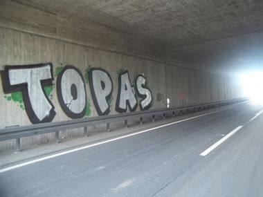 Graffiti Bombing - Photo by vis_absoluta1312 - TOPAS