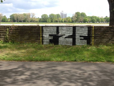 Graffiti Bombing - Photo by vis_absoluta1312 - FzE