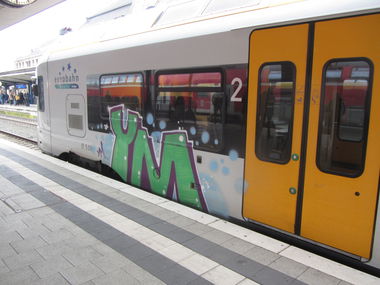 Graffiti Train - Photo by waikiki - YM