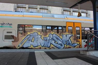 Graffiti Train - Photo by waikiki