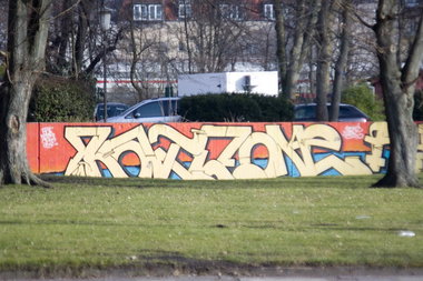 Graffiti Wall in Köln - Photo by wallsdontlie - hate, hateone
