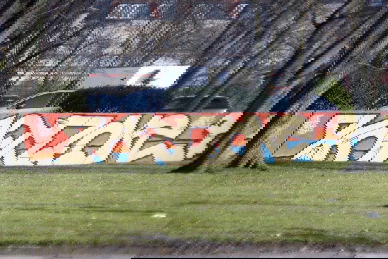 Graffiti Wall in Köln - Photo by wallsdontlie - hate, hateone