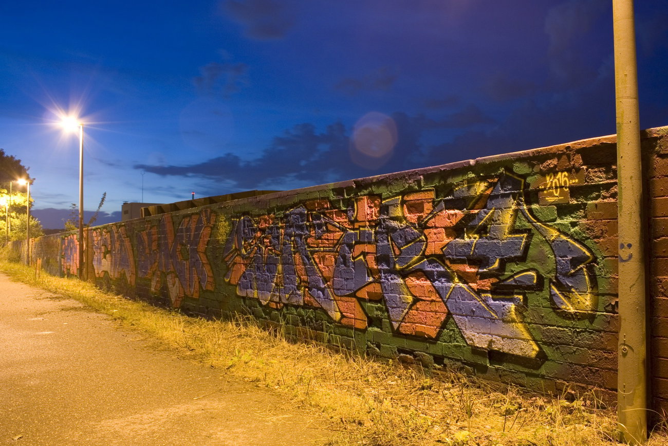 Graffiti Wall in Köln - Photo by wallsdontlie - sair4, cologne, nightshot (2016)