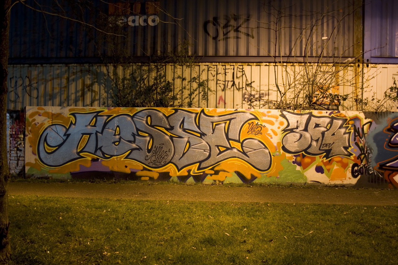 Graffiti Wall in Köln  - Photo by wallsdontlie - hesse, 354, nightshot