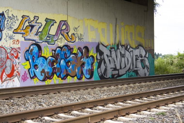 Graffiti Wall in Köln - Photo by wallsdontlie - legr, bash, bandits