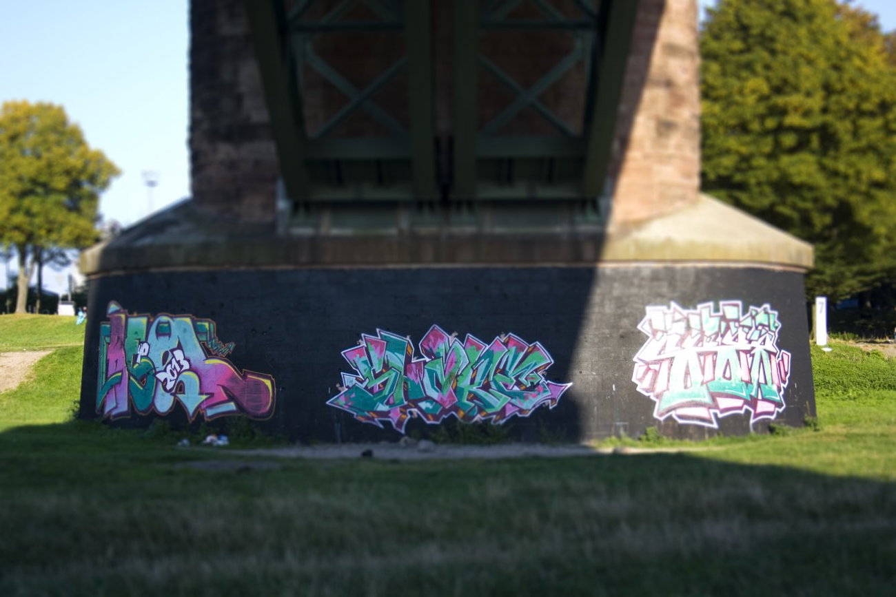Graffiti Wall in Köln - Photo by wallsdontlie - reel, shake, sker (2013)