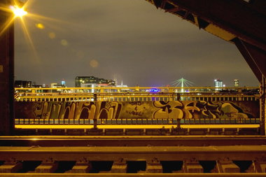 Graffiti Wall in Köln - Photo by wallsdontlie - reel, baes, night
