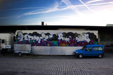 Graffiti Wall in Köln - Photo by wallsdontlie - spider, behave, truck
